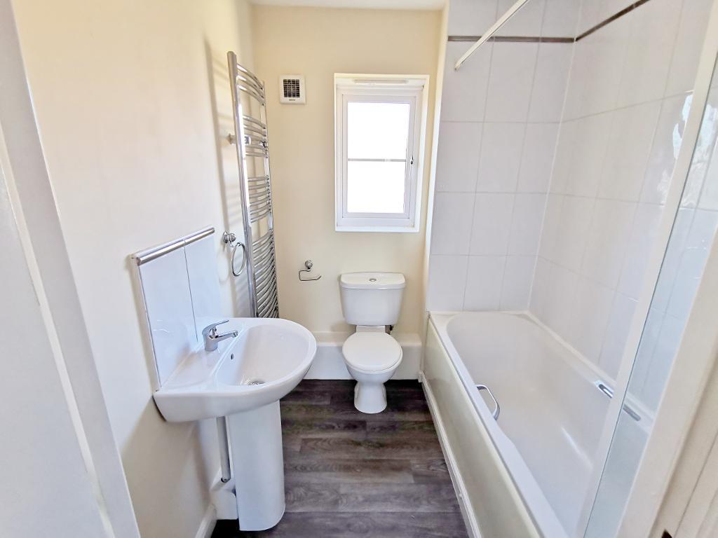 2 Bedroom Apartment for Sale in West Bromwich, B71 1ER