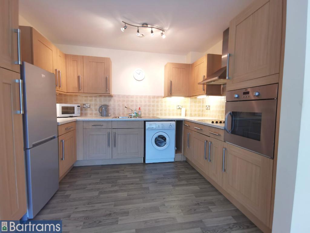 2 Bedroom Apartment for Sale in West Bromwich, B70 8GH