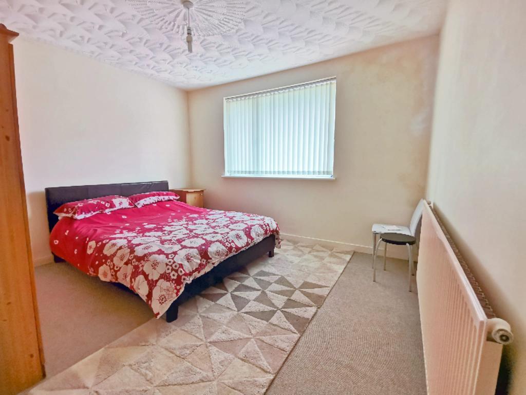 4 Bedroom Semi-Detached for Sale in West Bromwich, B71 2DR