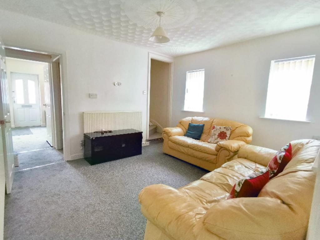 4 Bedroom Semi-Detached for Sale in West Bromwich, B71 2DR