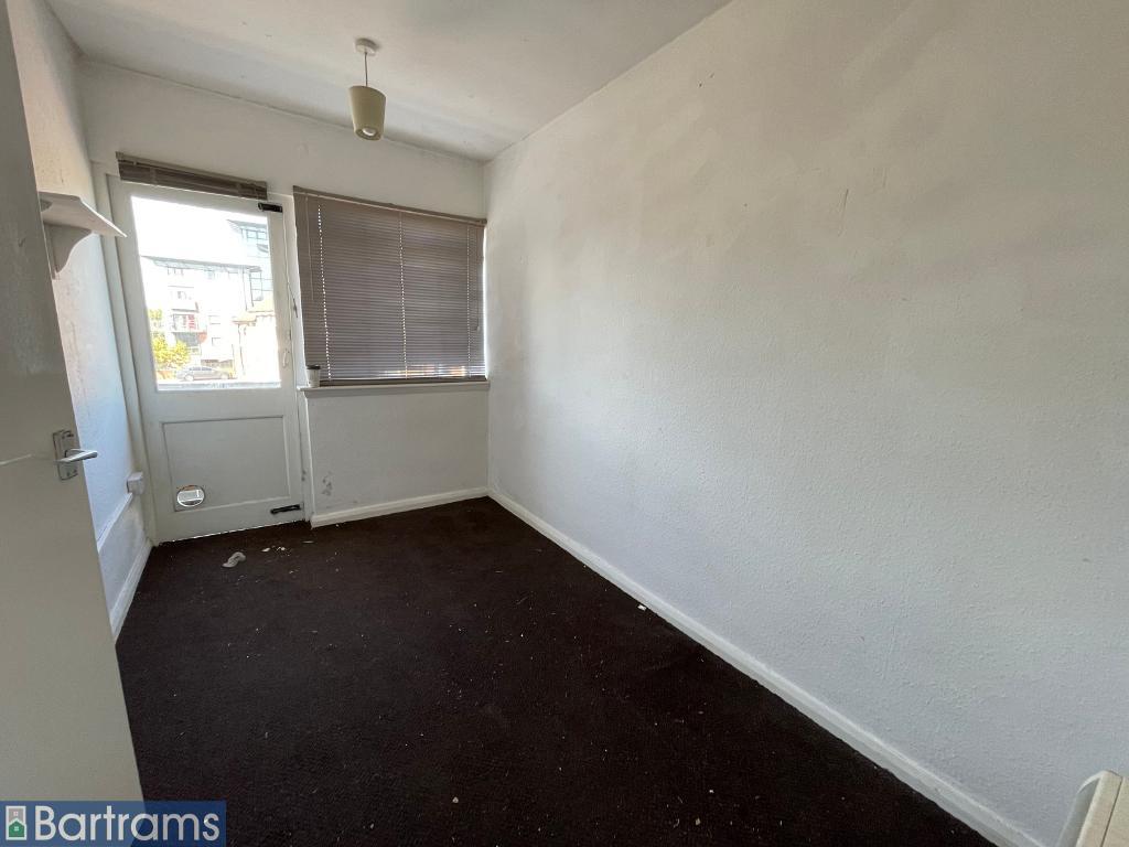 2 Bedroom Flat for Sale in West Bromwich, B71 3LN