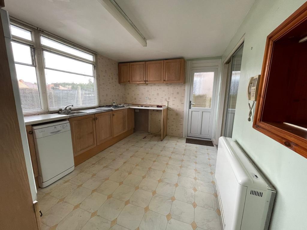 2 Bedroom Semi-Detached for Sale in West Bromwich, B71 2ES