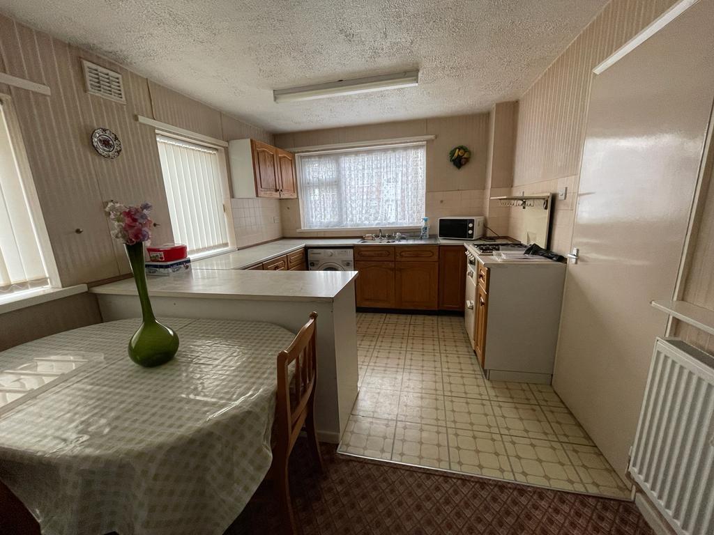 3 Bedroom Semi-Detached for Sale in Great Barr, B43 5DR