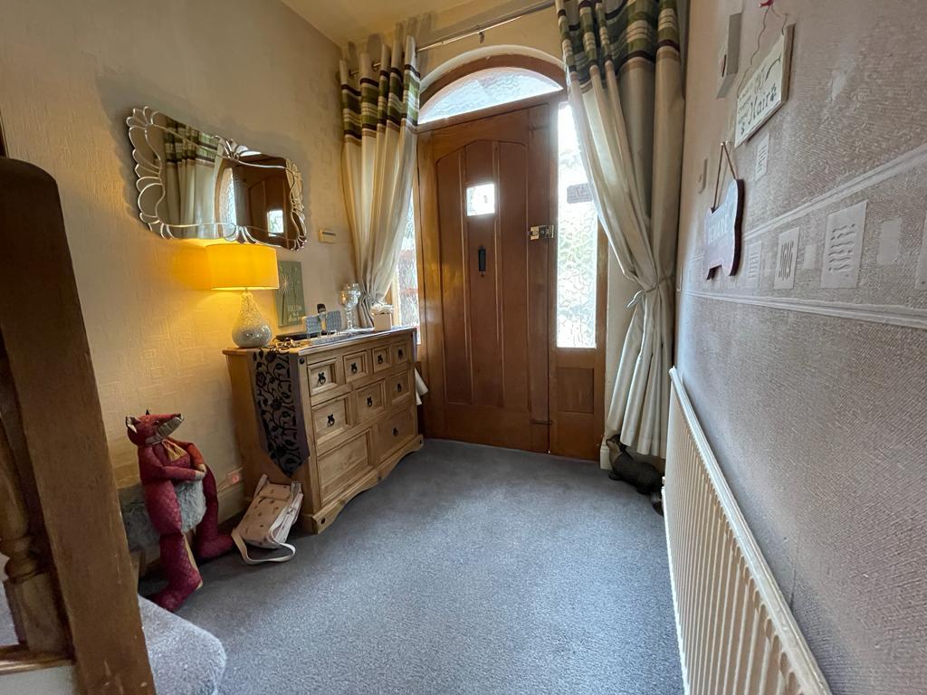 4 Bedroom Semi-Detached for Sale in West Bromwich, B71 3BY