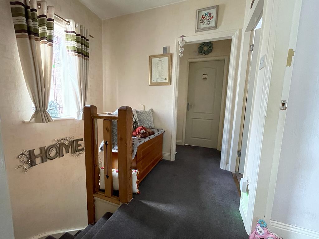 4 Bedroom Semi-Detached for Sale in West Bromwich, B71 3BY