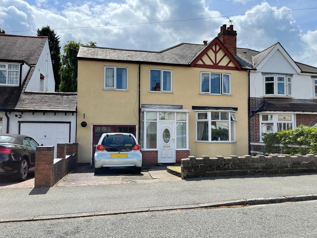 4 Bedroom Semi-Detached for Sale in West Bromwich, B71 3DP
