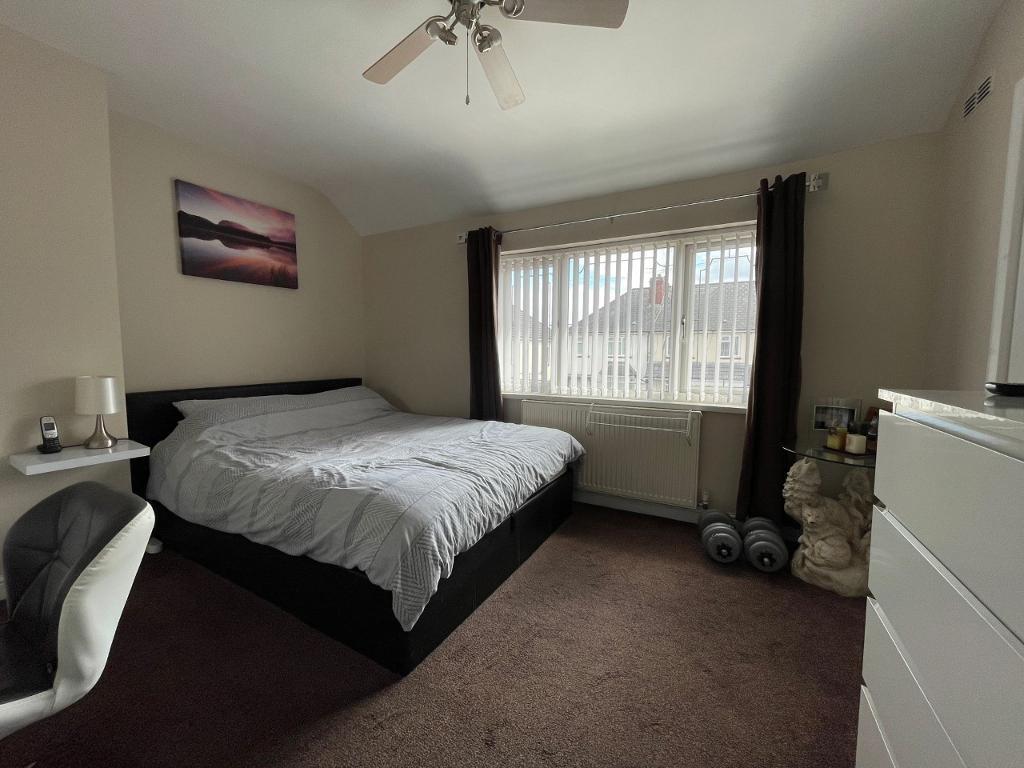 3 Bedroom Semi-Detached for Sale in West Bromwich, B71 2RB