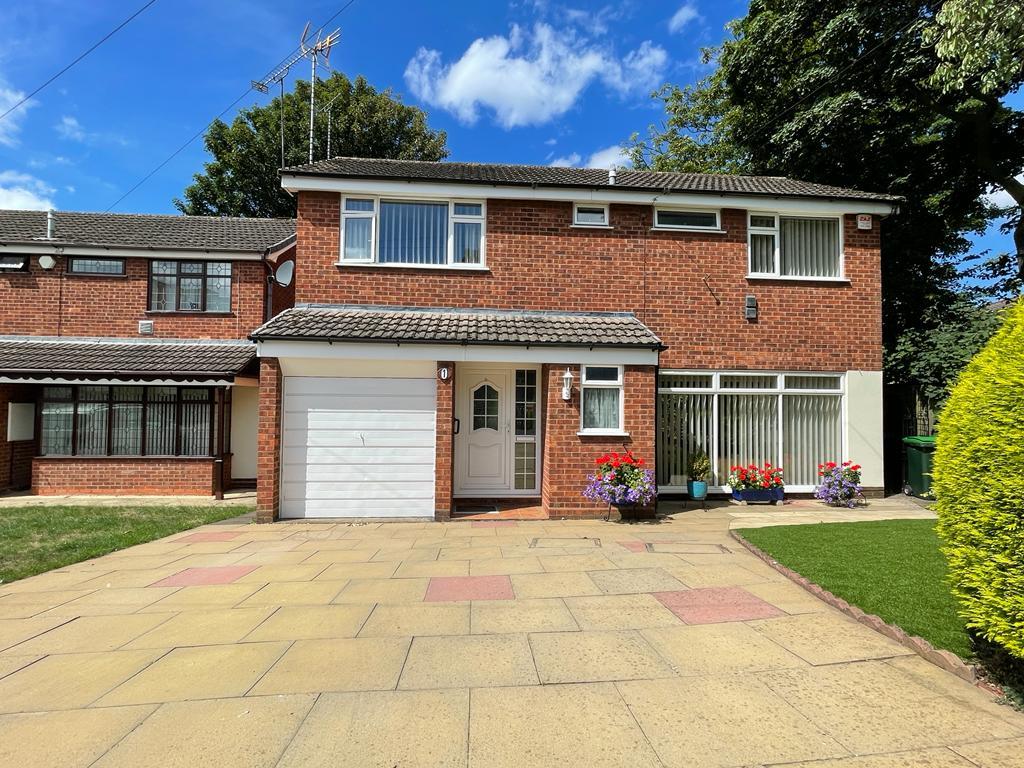 4 Bedroom Detached for Sale in West Bromwich, B71 1PP