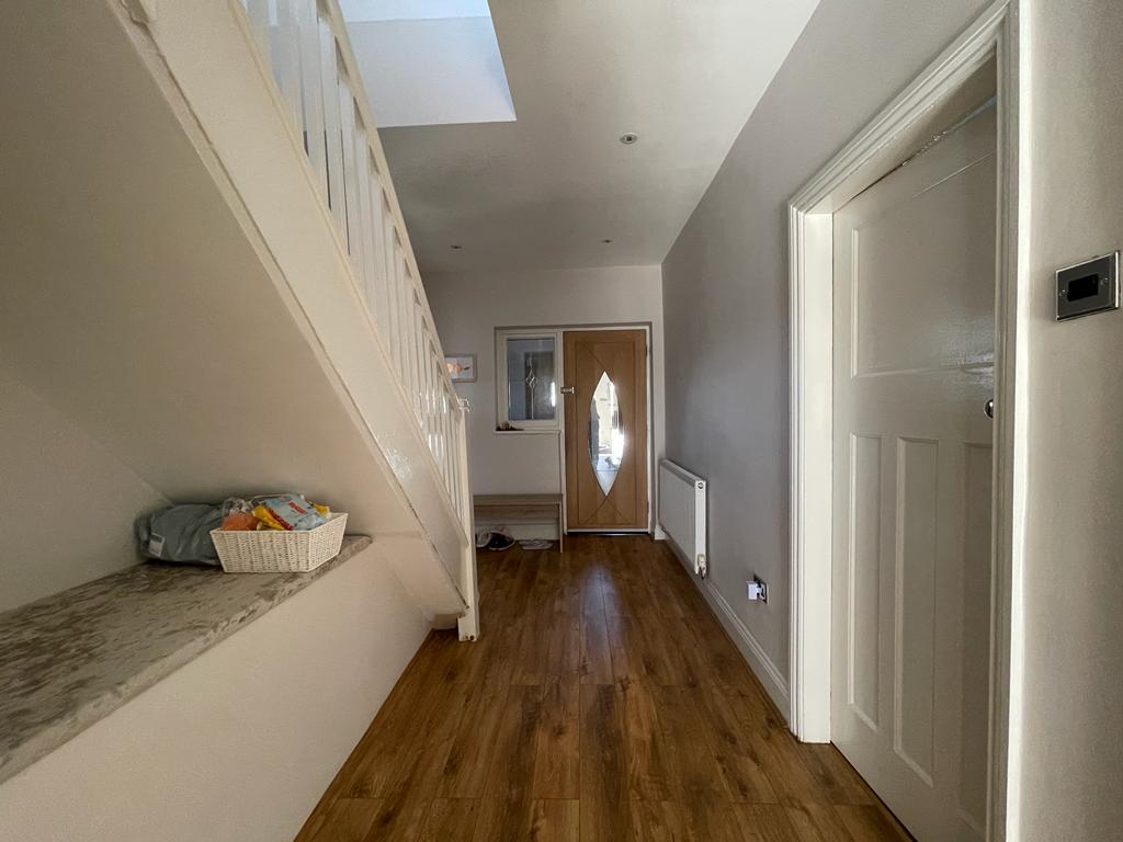 3 Bedroom Semi-Detached for Sale in West Bromwich, B71 3LN