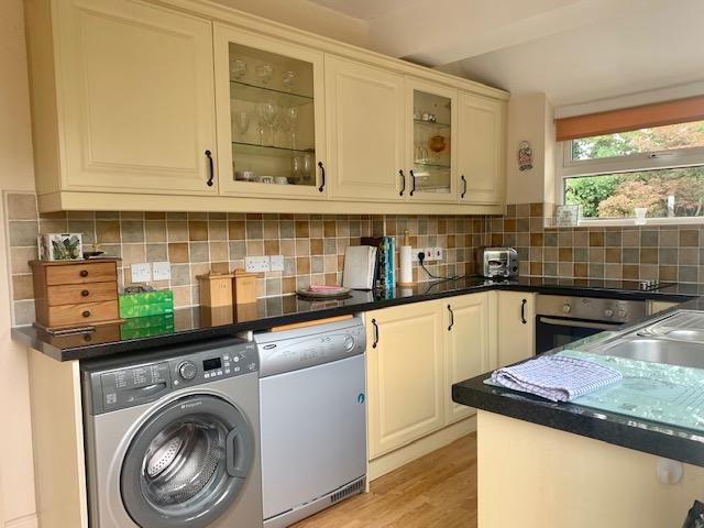 3 Bedroom Semi-Detached for Sale in West Bromwich, B71 3LL
