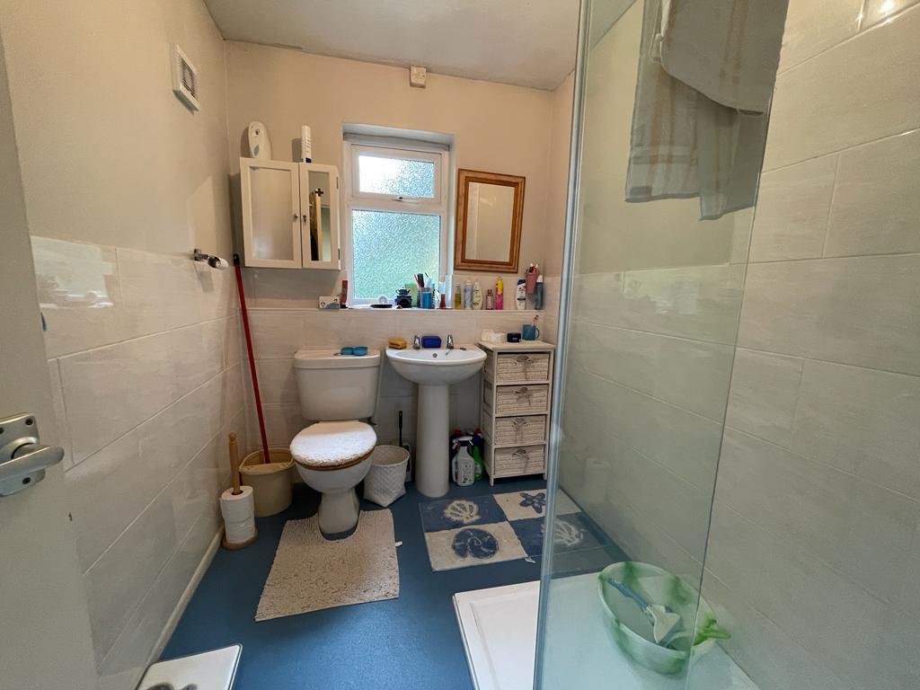 3 Bedroom Semi-Detached for Sale in West Bromwich, B71 2BG