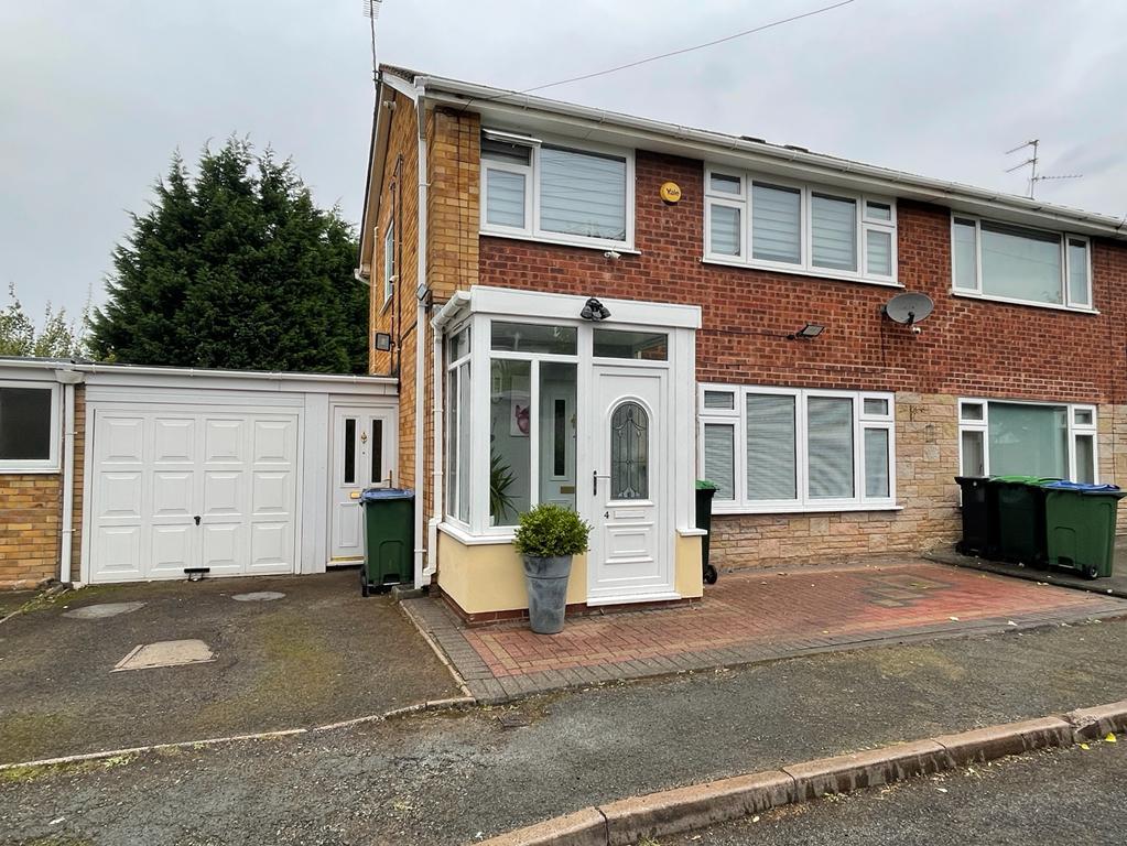 3 Bedroom Semi-Detached for Sale in West Bromwich, B71 2LT
