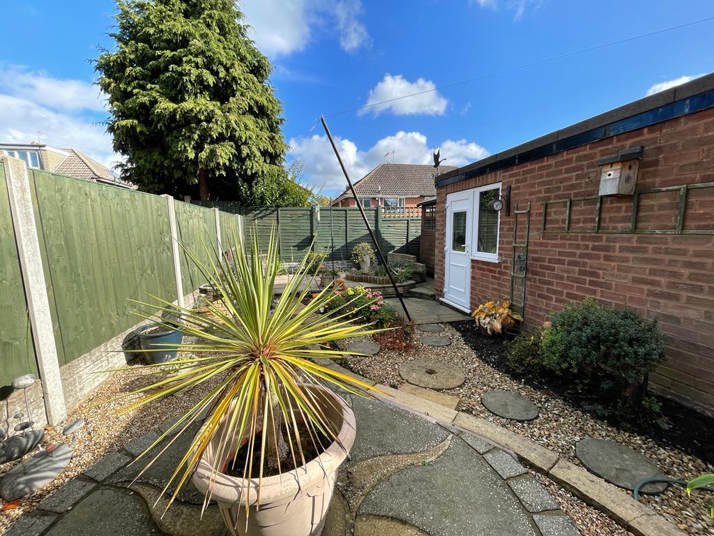 3 Bedroom Semi-Detached for Sale in West Bromwich, B71 3QG