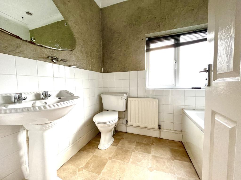 2 Bedroom Detached for Sale in West Bromwich, B71 4DD
