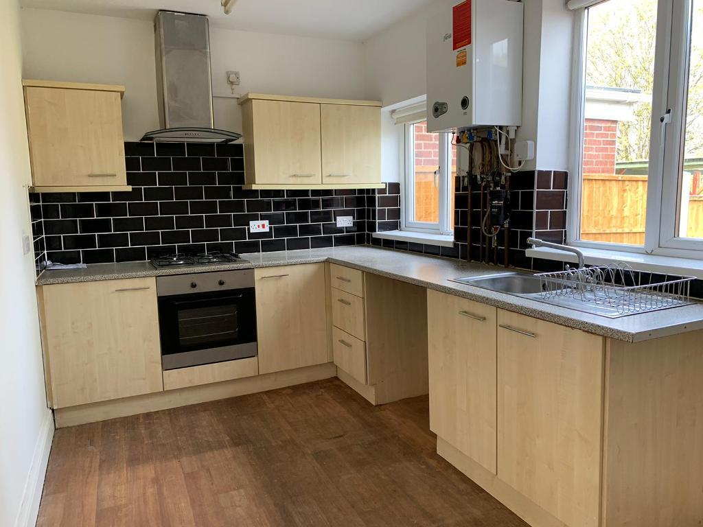 2 Bedroom Semi-Detached to Rent in Walsall, WS5 4LZ
