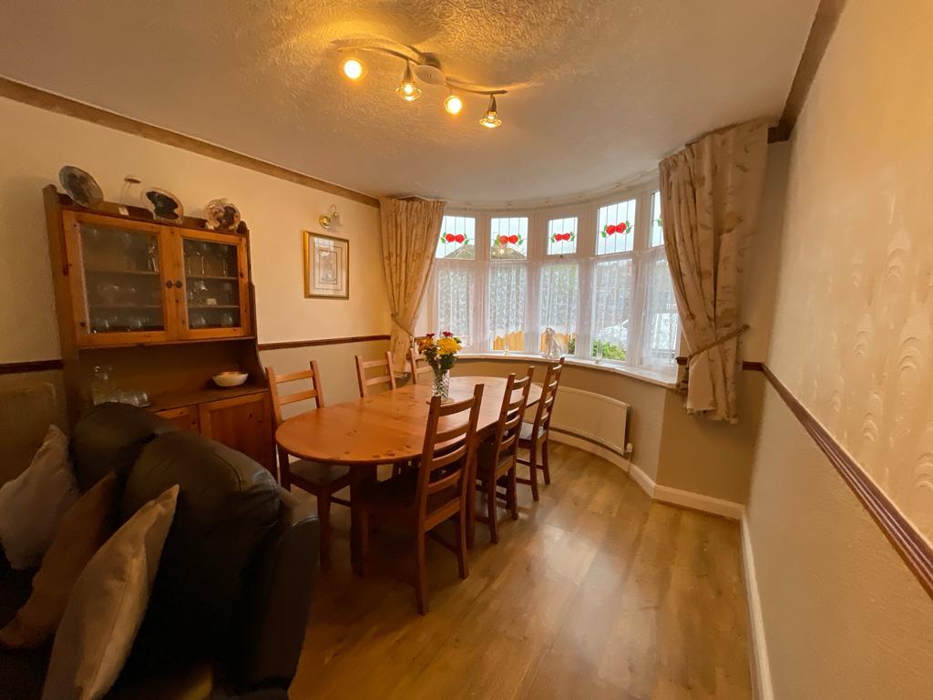 3 Bedroom Semi-Detached for Sale in West Bromwich, B71 3JQ
