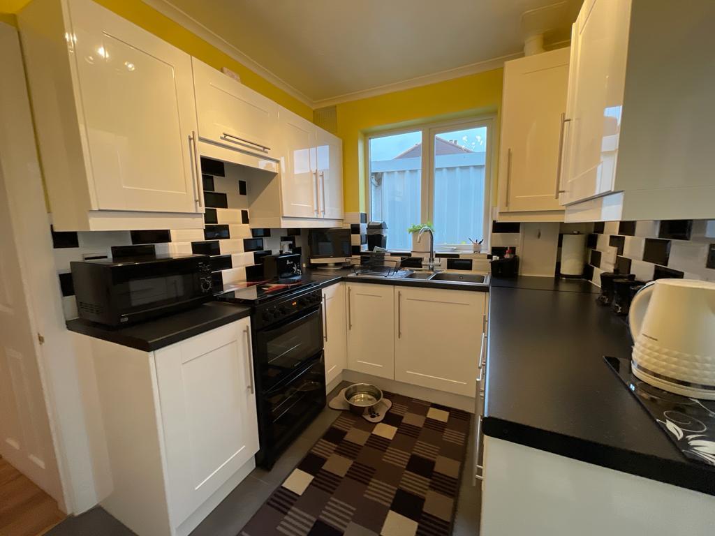 3 Bedroom Semi-Detached for Sale in West Bromwich, B71 3JQ