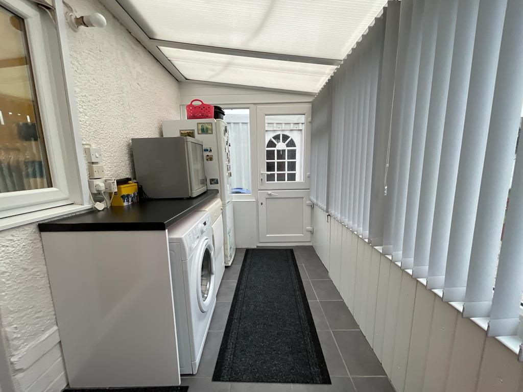 3 Bedroom Semi-Detached for Sale in West Bromwich, B71 3JQ