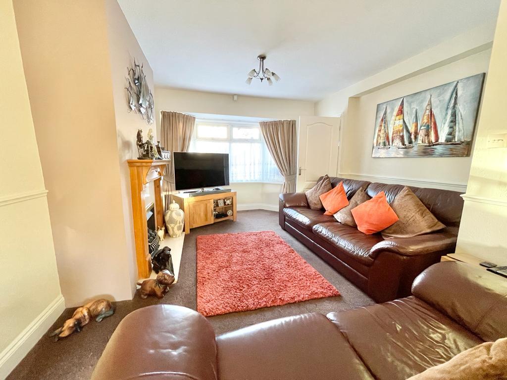 3 Bedroom Terraced for Sale in West Bromwich, B71 1RW