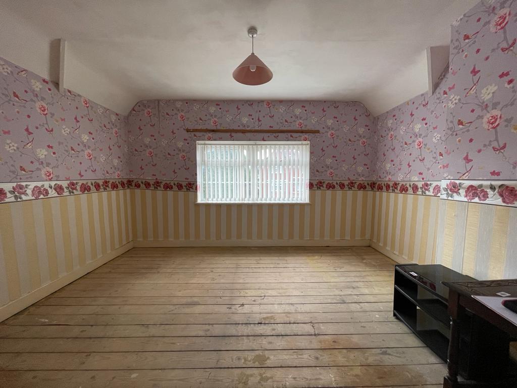 2 Bedroom Semi-Detached for Sale in West Bromwich, B71 2JN