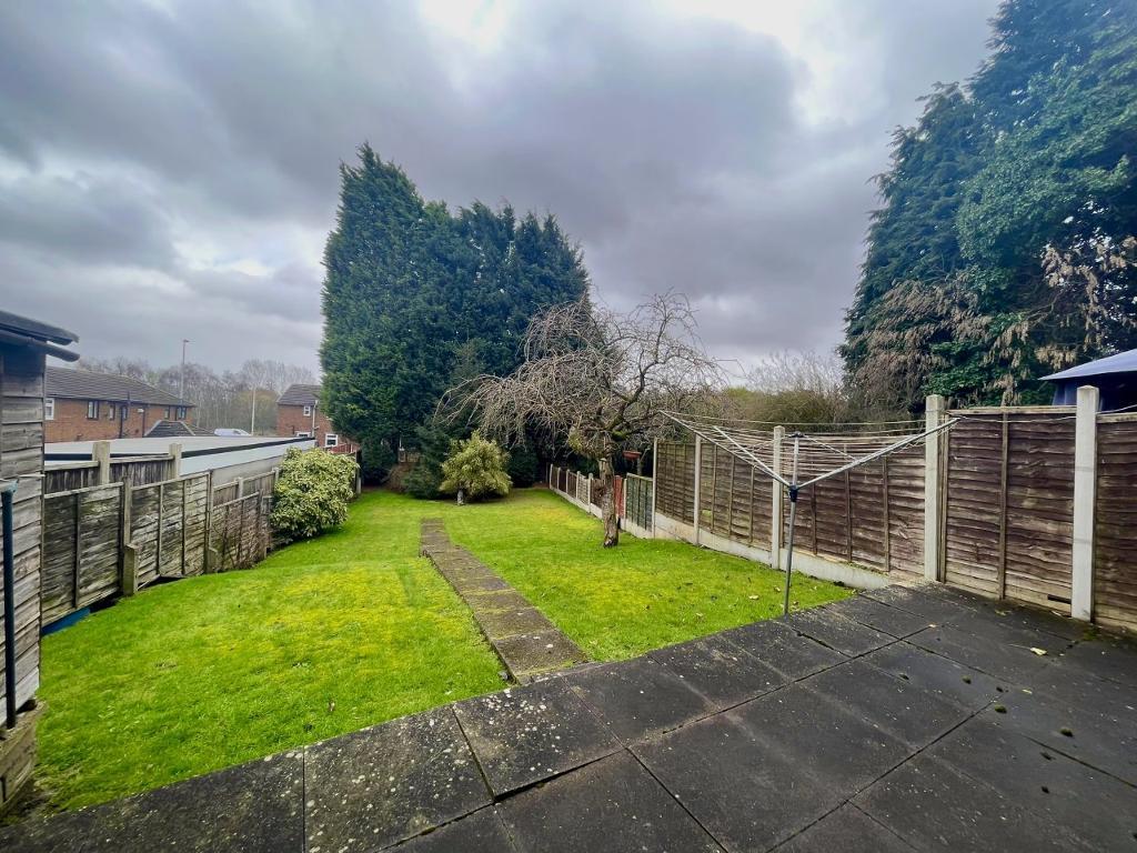 3 Bedroom Semi-Detached for Sale in West Bromwich, B71 3ND