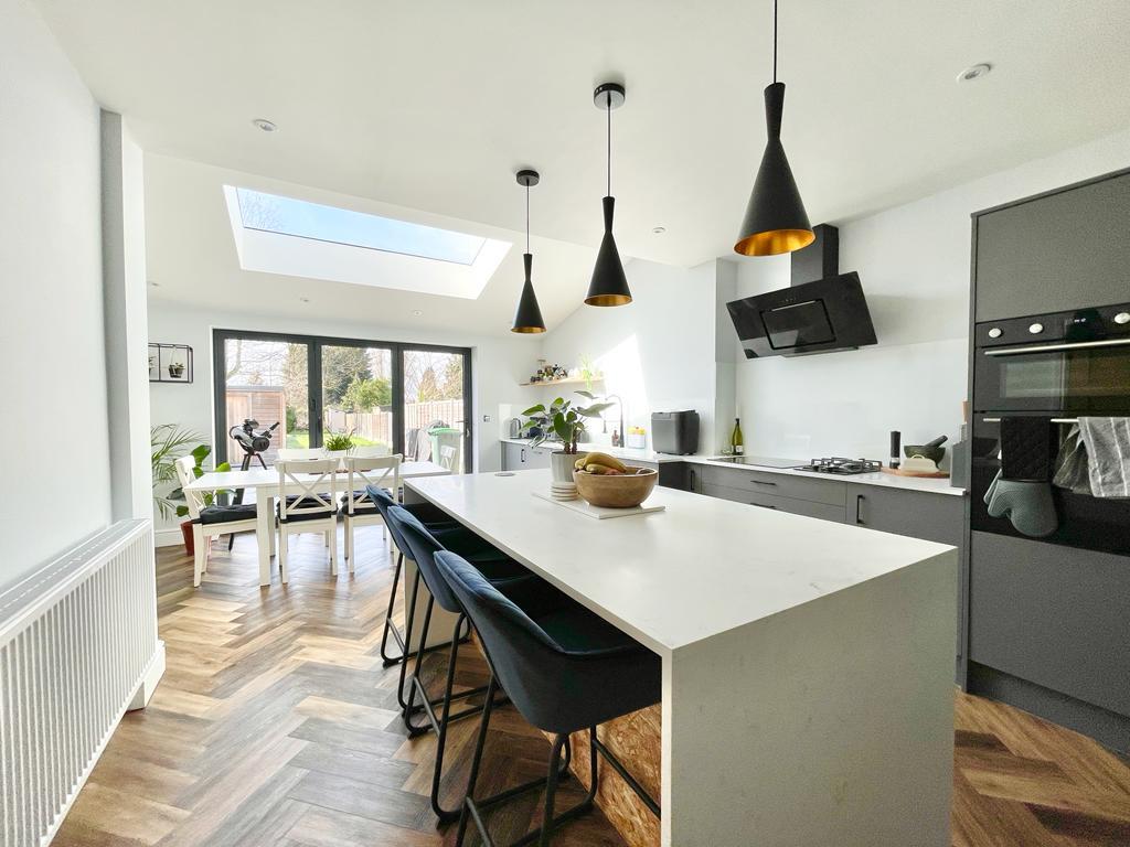 2 Bedroom Semi-Detached for Sale in West Bromwich, B71 3AN