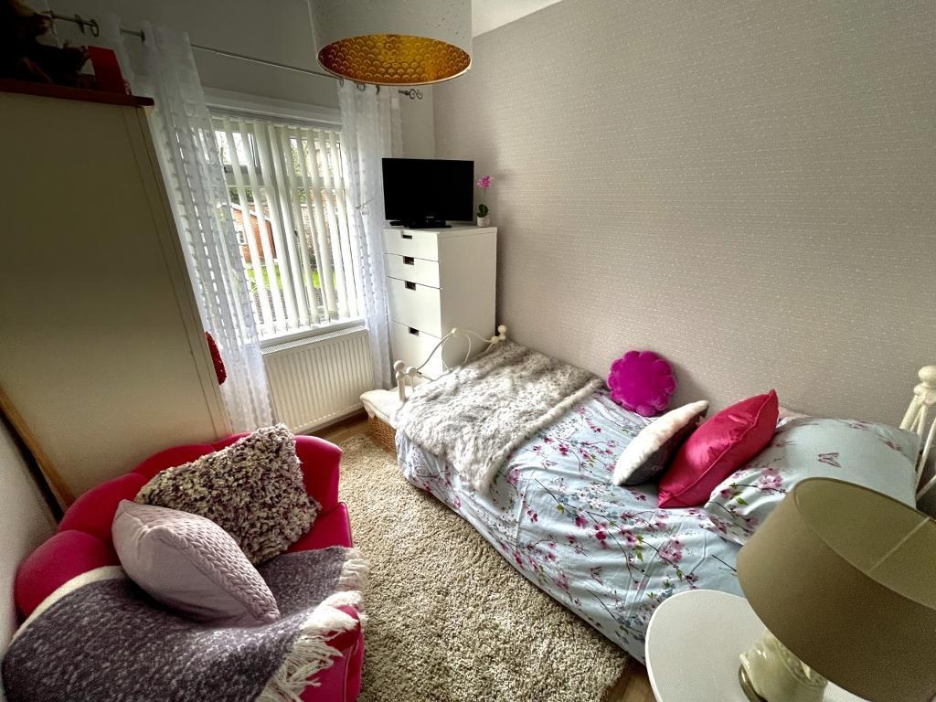 3 Bedroom Semi-Detached for Sale in West Bromwich, B71 1AA