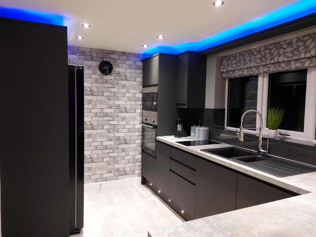 4 Bedroom Bungalow for Sale in West Bromwich, B71 3LW