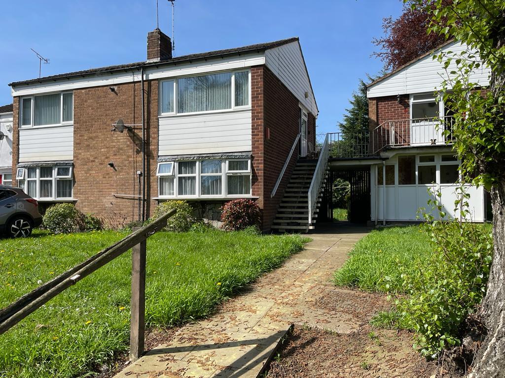 2 Bedroom Maisonette for Sale in West Bromwich, B71 3EE