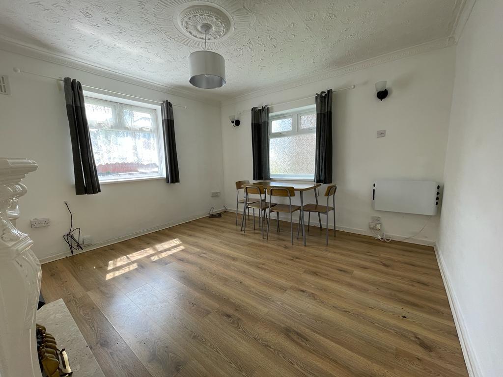 1 Bedroom Flat for Sale in West Bromwich, B71 2AG