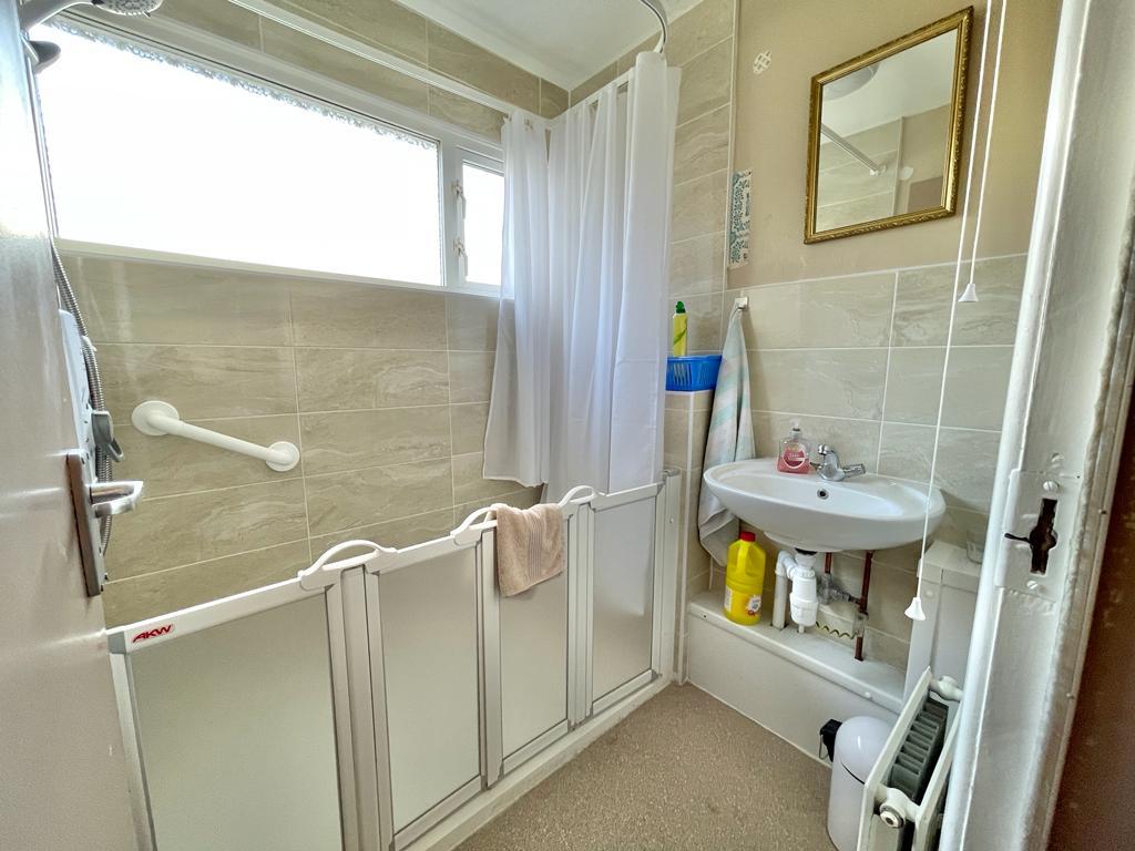 3 Bedroom End Terraced for Sale in West Bromwich, B71 3EB