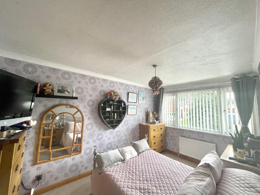 3 Bedroom Semi-Detached for Sale in West Bromwich, B71 3PU