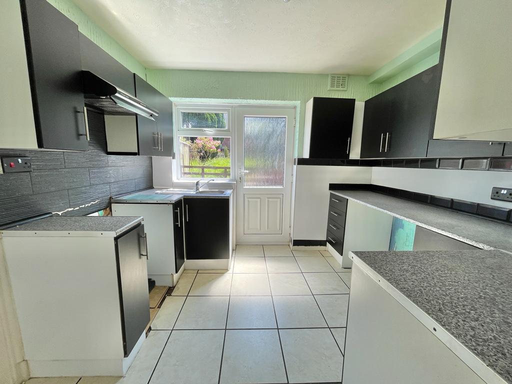 3 Bedroom Terraced to Rent in Wednesbury, WS10 0LB