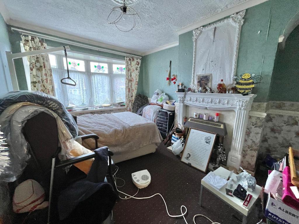 3 Bedroom End Terraced for Sale in Wednesbury, WS10 0JA
