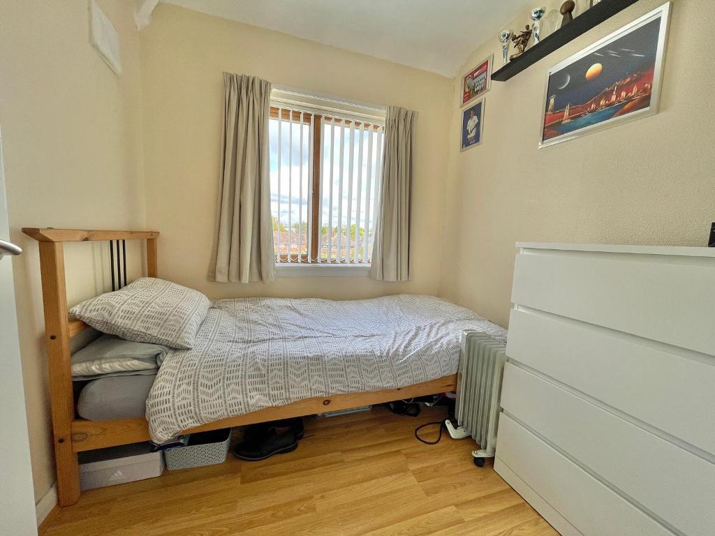 3 Bedroom Semi-Detached for Sale in Wednesbury, WS10 9PU