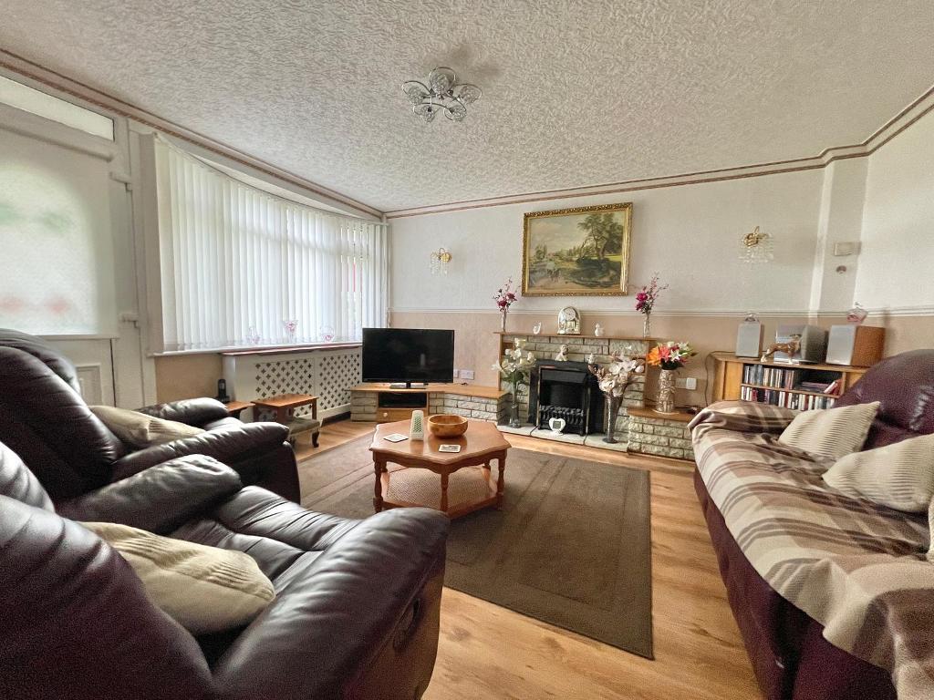 3 Bedroom Terraced for Sale in West Bromwich, B71 3SD