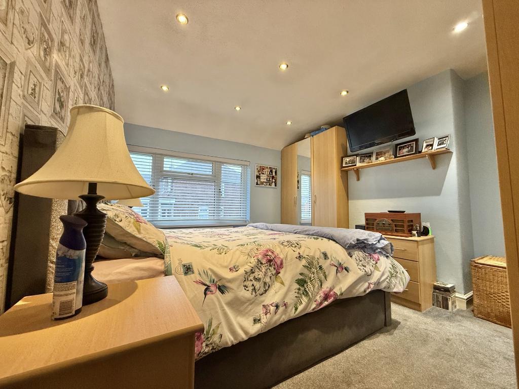 3 Bedroom Semi-Detached for Sale in Wednesbury, WS10 9PW