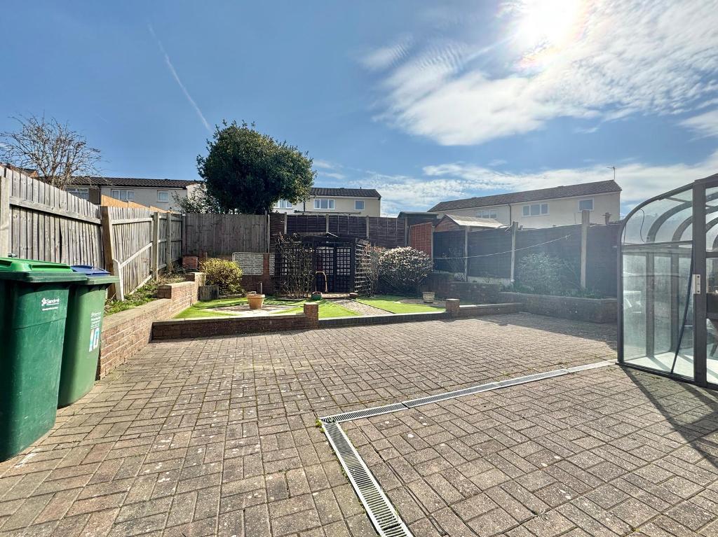 3 Bedroom Detached for Sale in Wednesbury, WS10 9PG