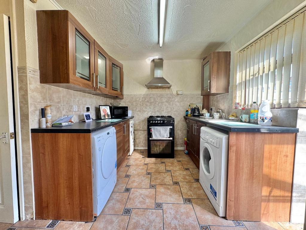 3 Bedroom Detached for Sale in Wednesbury, WS10 9PG