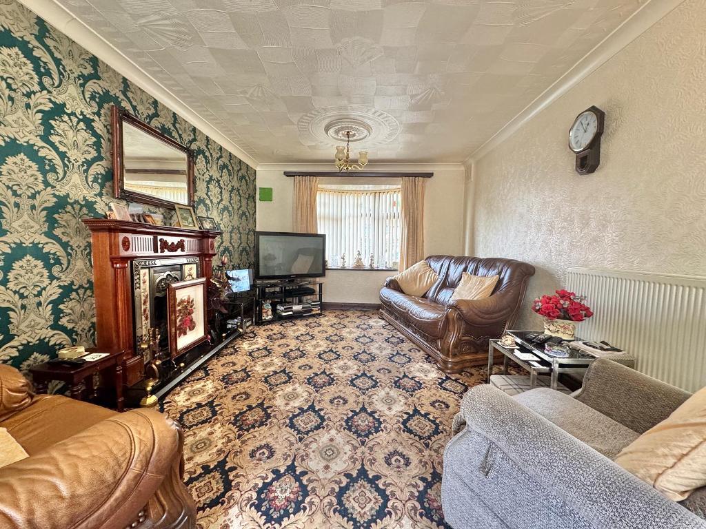 3 Bedroom Detached for Sale in Wednesbury, WS10 9PG