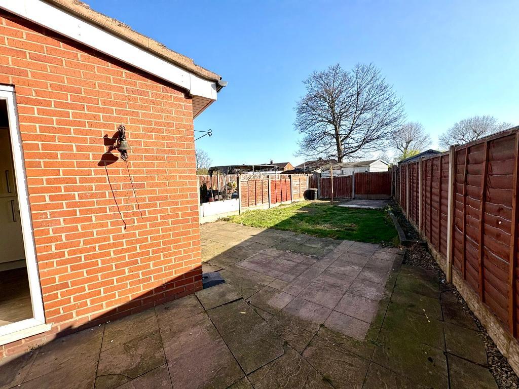 3 Bedroom Semi-Detached for Sale in West Bromwich, B71 3NQ
