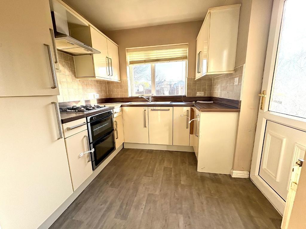 3 Bedroom Semi-Detached for Sale in West Bromwich, B71 3NQ