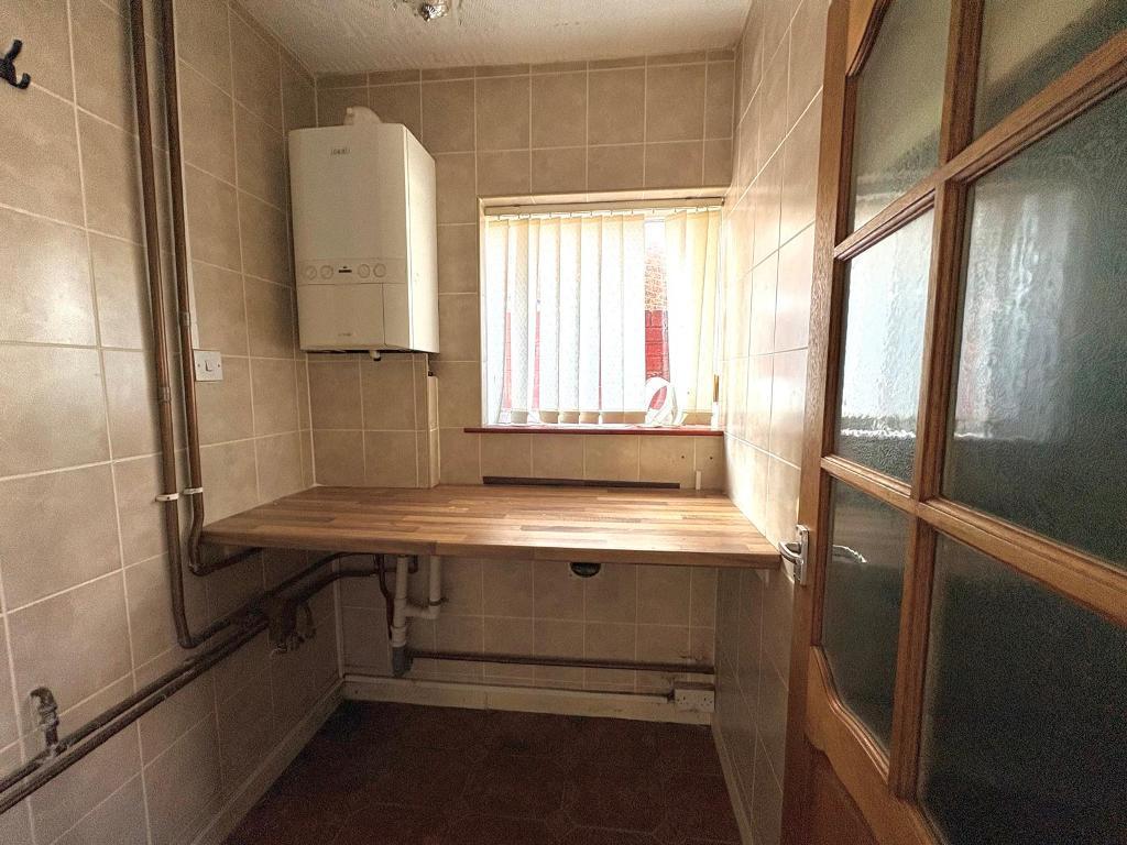3 Bedroom Semi-Detached for Sale in West Bromwich, B71 3NQ