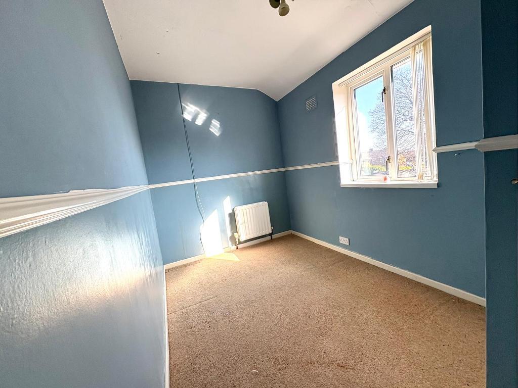 3 Bedroom Semi-Detached for Sale in West Bromwich, B71 3NQ