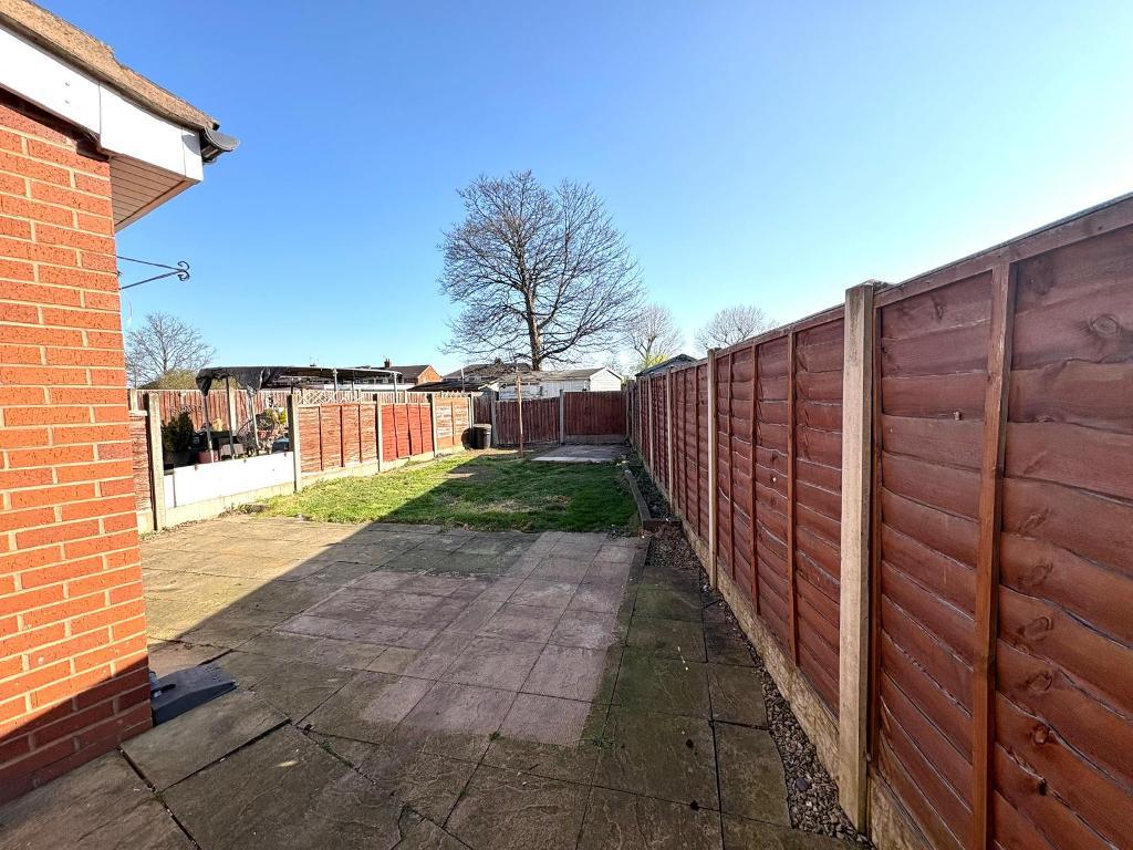 3 Bedroom Semi-Detached for Sale in West Bromwich, B71 3NQ