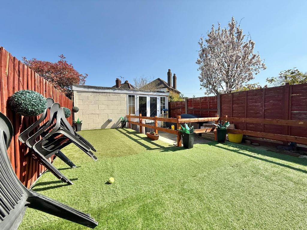 3 Bedroom Terraced for Sale in West Bromwich, B71 3HE