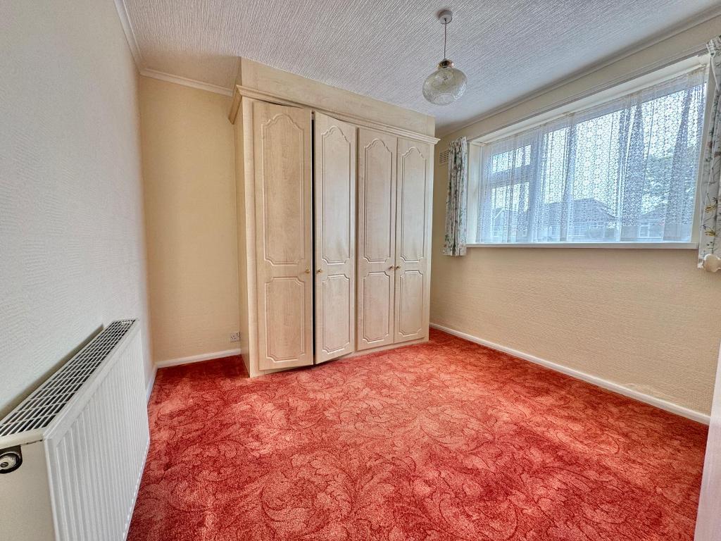 2 Bedroom Semi Detached Bungalow for Sale in Birmingham, B43 5BT