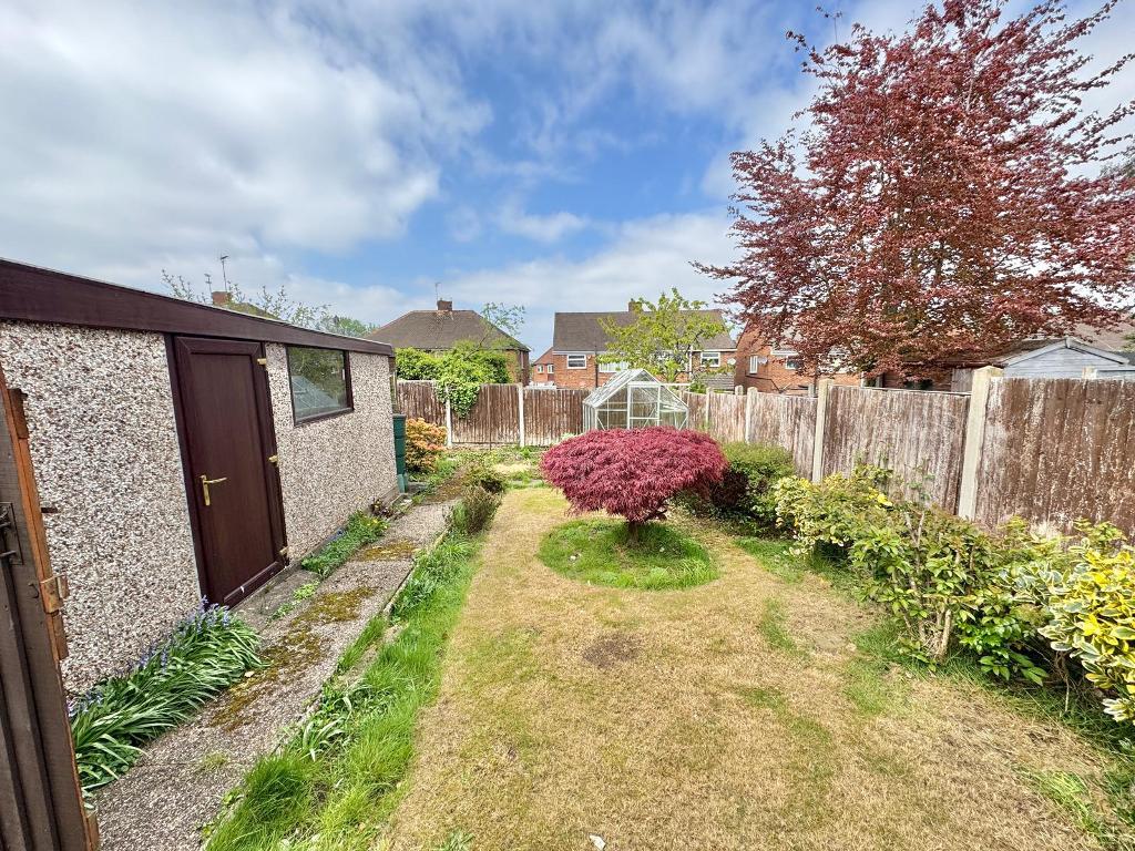 2 Bedroom Semi Detached Bungalow for Sale in Birmingham, B43 5BT