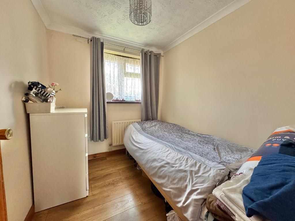 3 Bedroom Semi-Detached for Sale in West Bromwich, B71 1EF