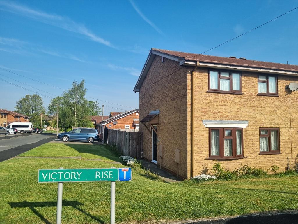 3 Bedroom Semi-Detached for Sale in West Bromwich, B71 1EF